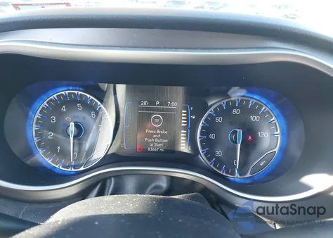 2020 Chrysler Pacifica Touring L z USA, uszkodzony, nr VIN 2C4RC1BG8LR106480